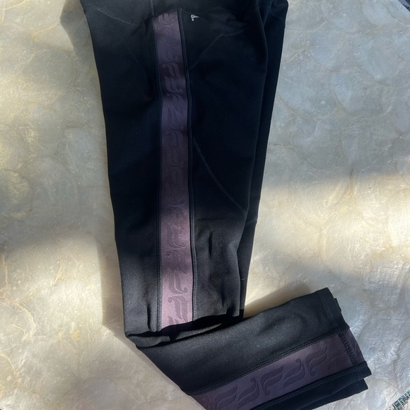 Fabletics Define PowerHold High-Waisted 7/8 Legging - Picture 4 of 5